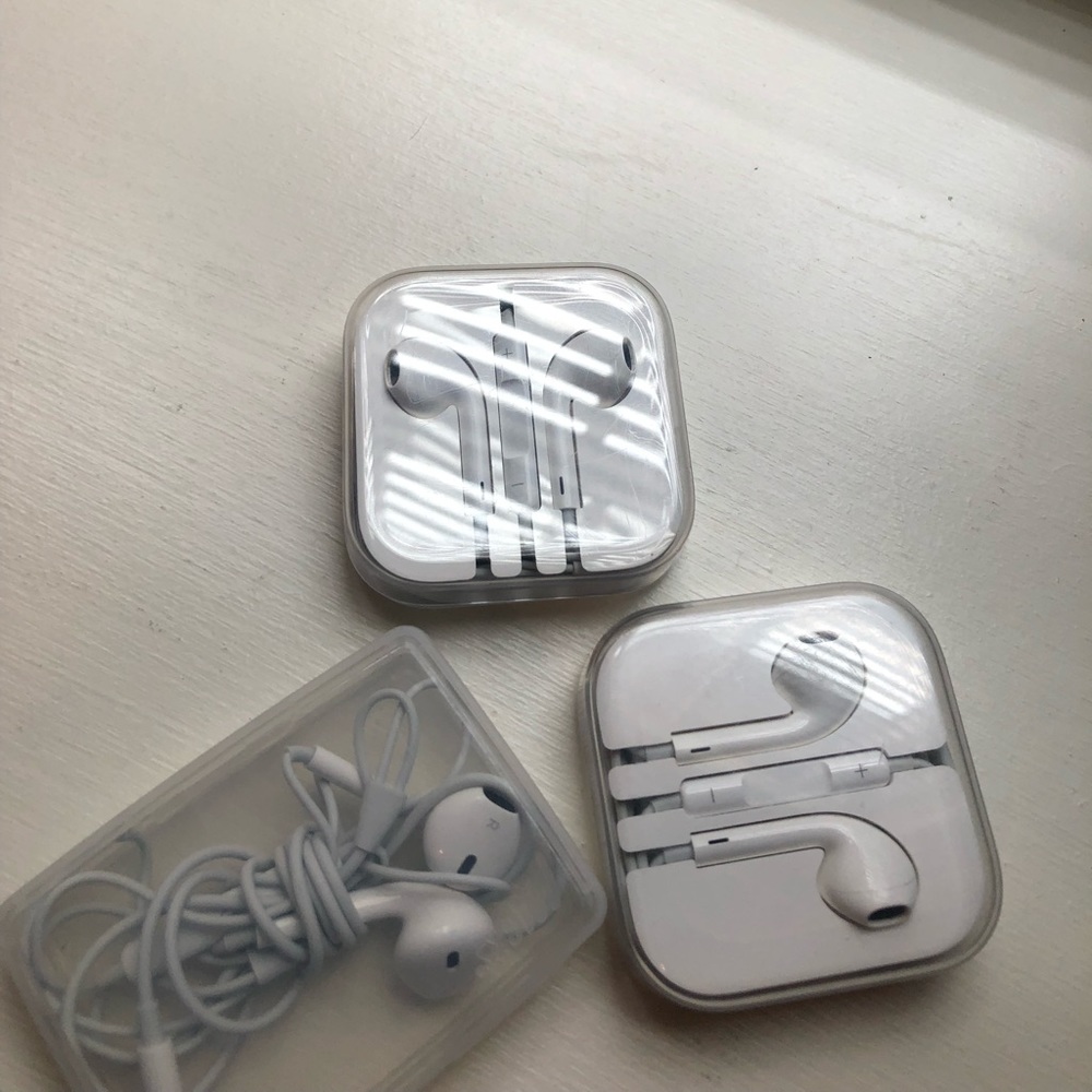 apple headphones bundle